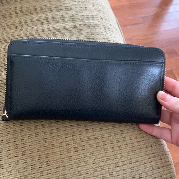 Black zip Kate spade wallet - Picture 2 of 4